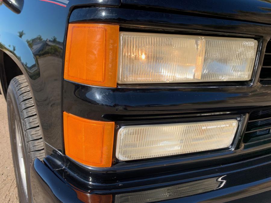 Детали экстерьера Chevrolet Tahoe Limited (GMT840) 2000 года  (фото 23 из 233)